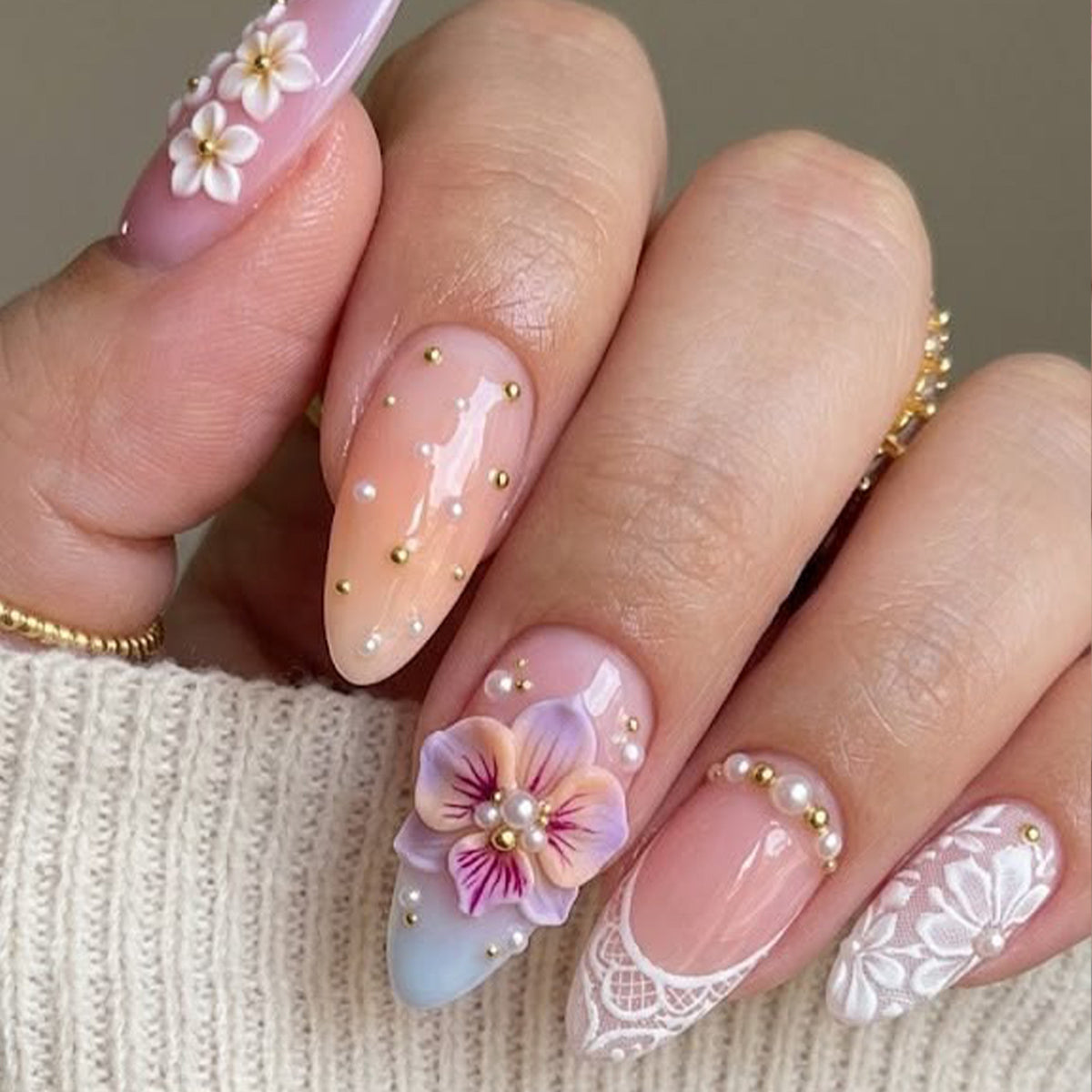 Florale veredelte Nagelkunstverlängerungen Brehn