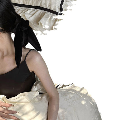 Luxuriöses Baumwollsatin-Bettwäsche-Set mit Jacquardstruktur, Volant und Kontrastpaspel