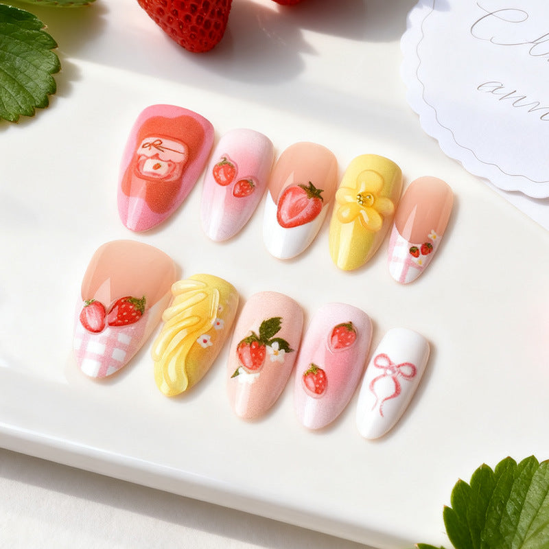 Charmantes Erdbeer-Themen Press-On Nagelkunstset Brehn