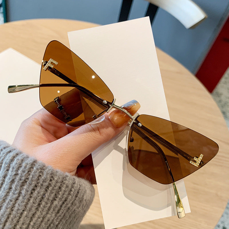 Damen Cat-Eye Sonnenbrille im modernem Design mit innovativem Rahmen Brehn