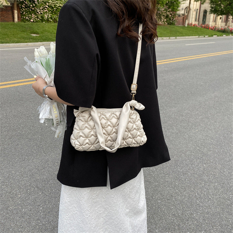 Elegante gepuffte Handtasche
