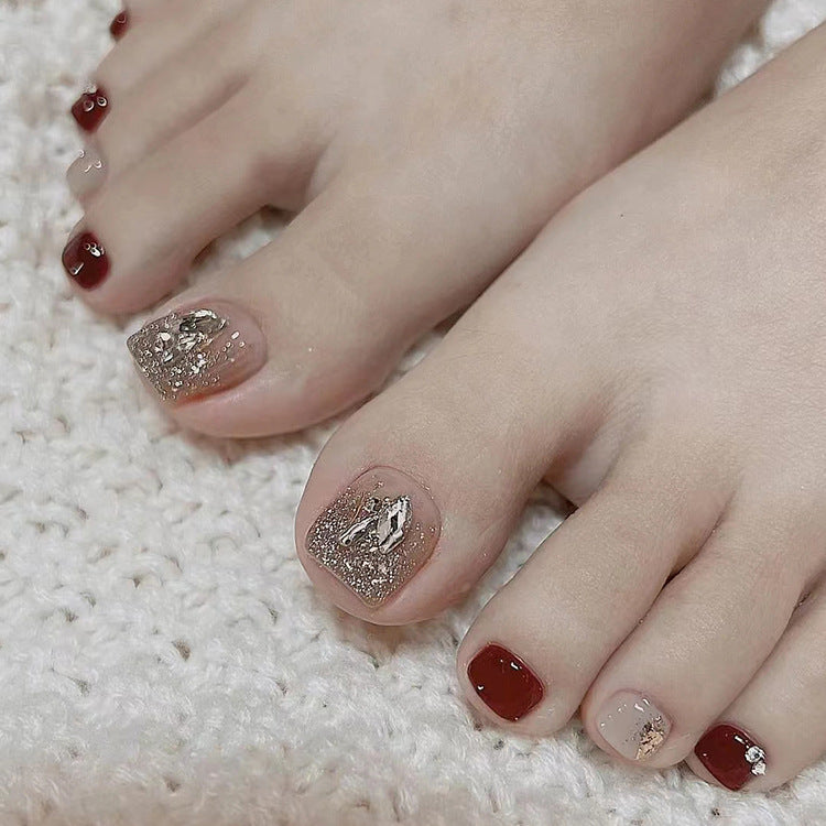Fußnagelkunst-Set mit glamourösen Glitzerakzenten Brehn