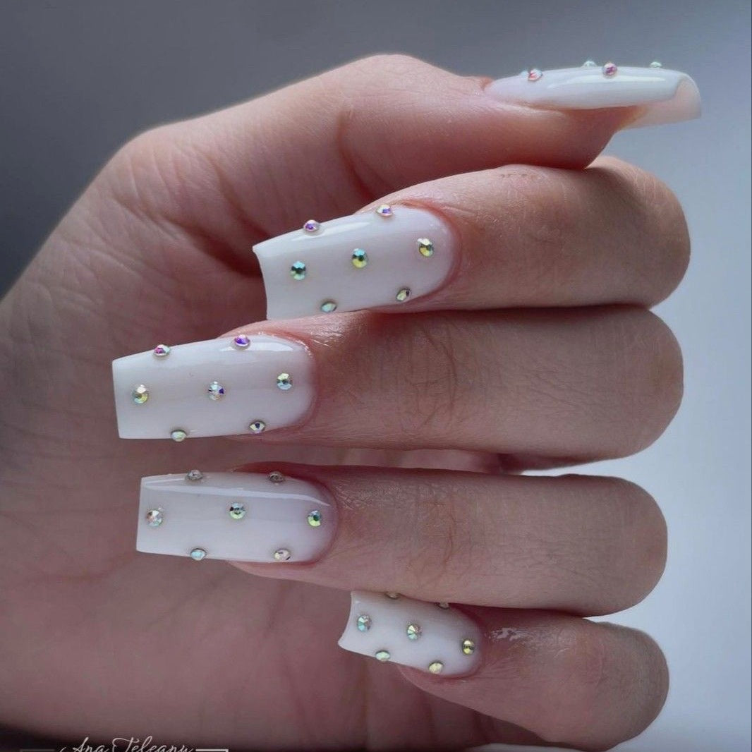Kunstnagelset mit eleganten Strass-Verzierungen Brehn