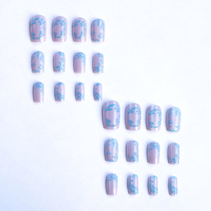 Florales Design Nagelkunst
