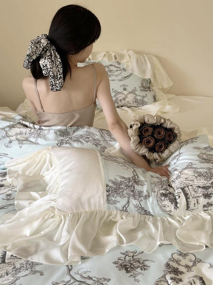 Rüschige Satin-Bettgarnitur im Vintage-Toile-Design mit Volant