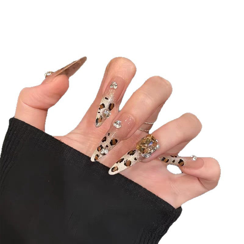 Elegante Stiletto Press-On Nägel mit Strass-Akzenten Brehn