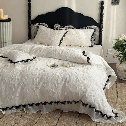 Prägte Blumen Chenille Bettbezug Set mit Transparente Rüsche und Spitzenrand Kissenbezüge