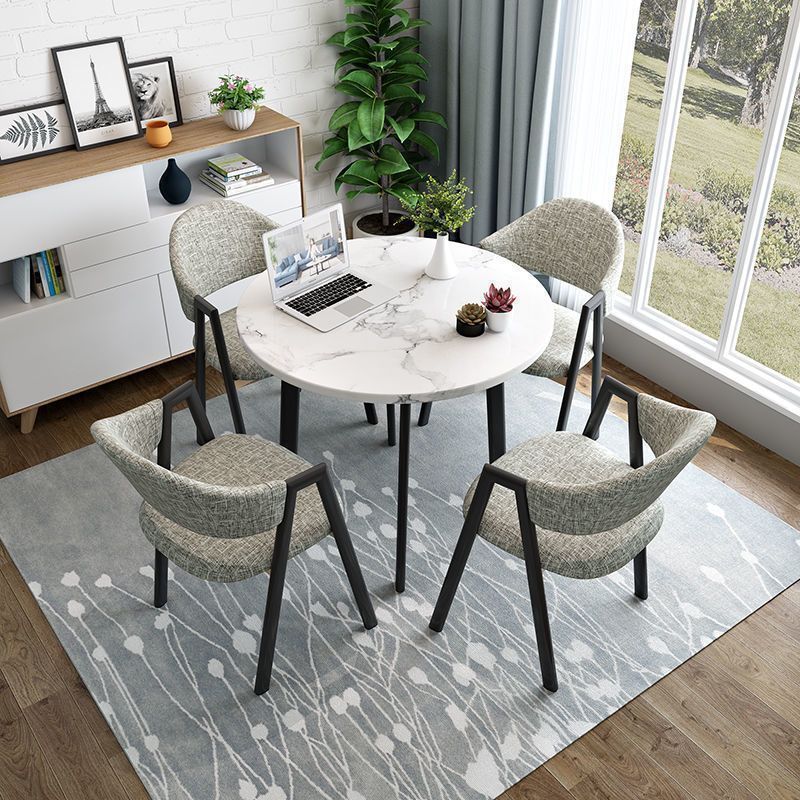 Esszimmerstuhl mit ergonomischer Polsterung und modernem Design Brehn