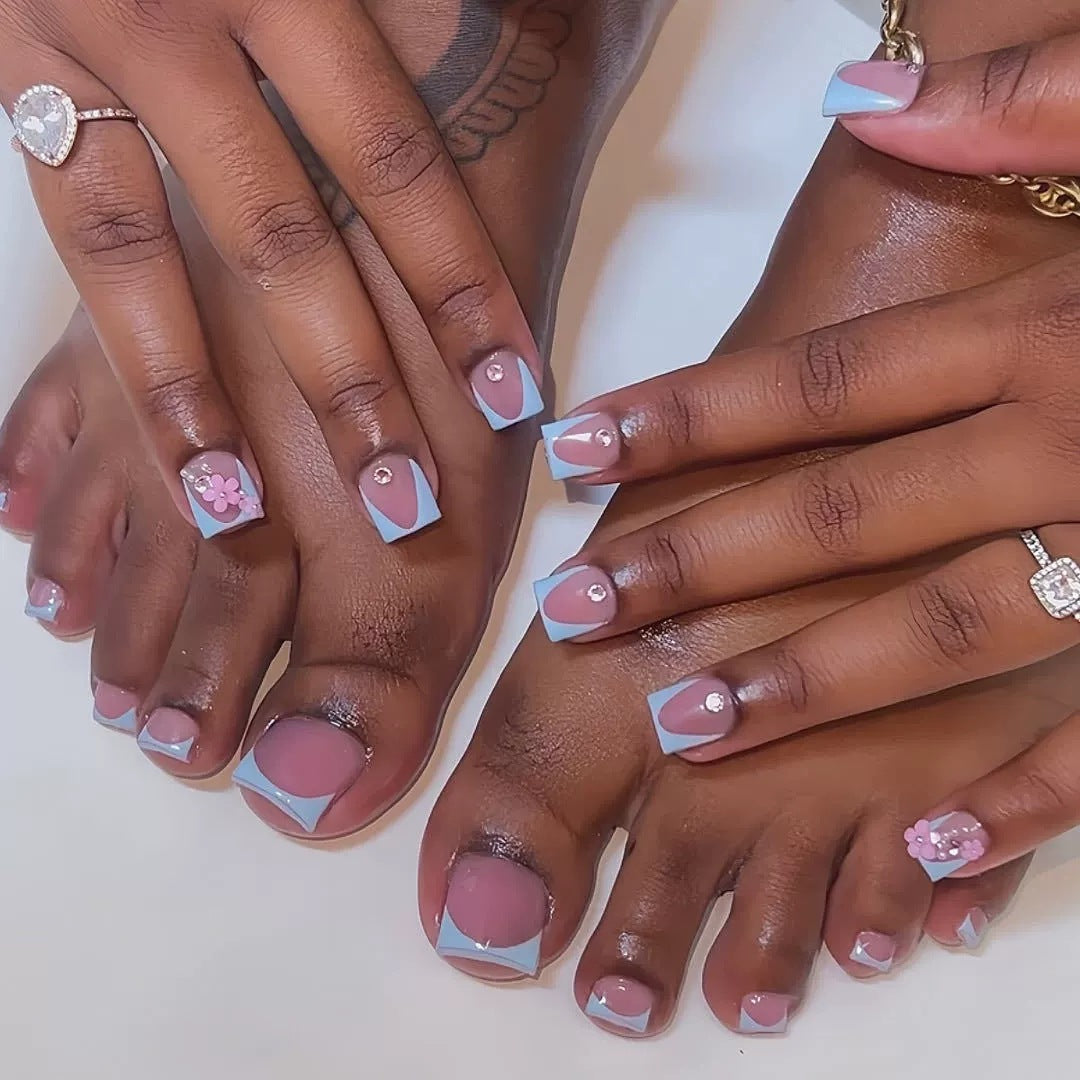 Künstlerisches Press-On Nagelkunst Set mit floralen und Juwelen-Elementen Brehn
