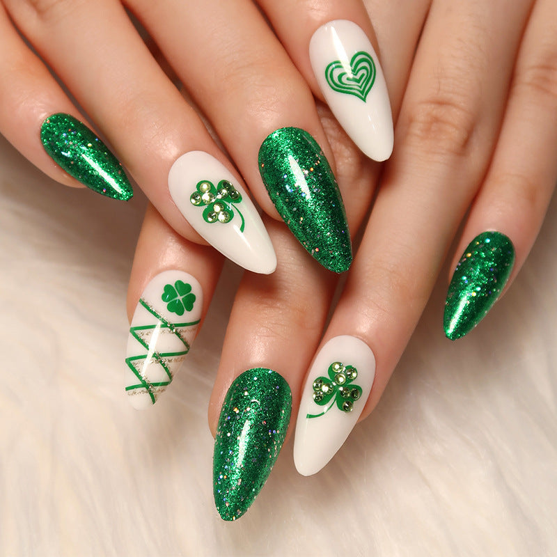Künstlerische Glitter-Nagelverlängerungen Brehn