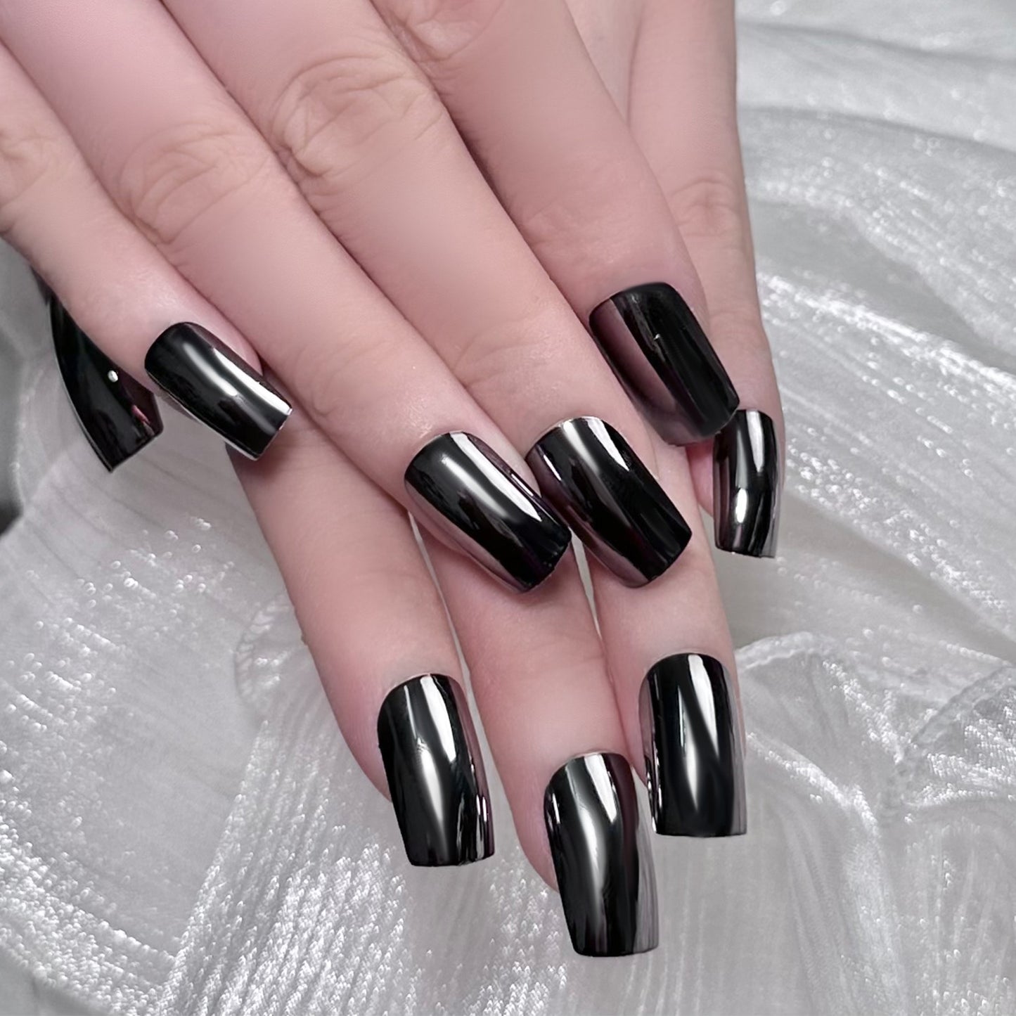 Glänzendes Press-On Nagelset Brehn