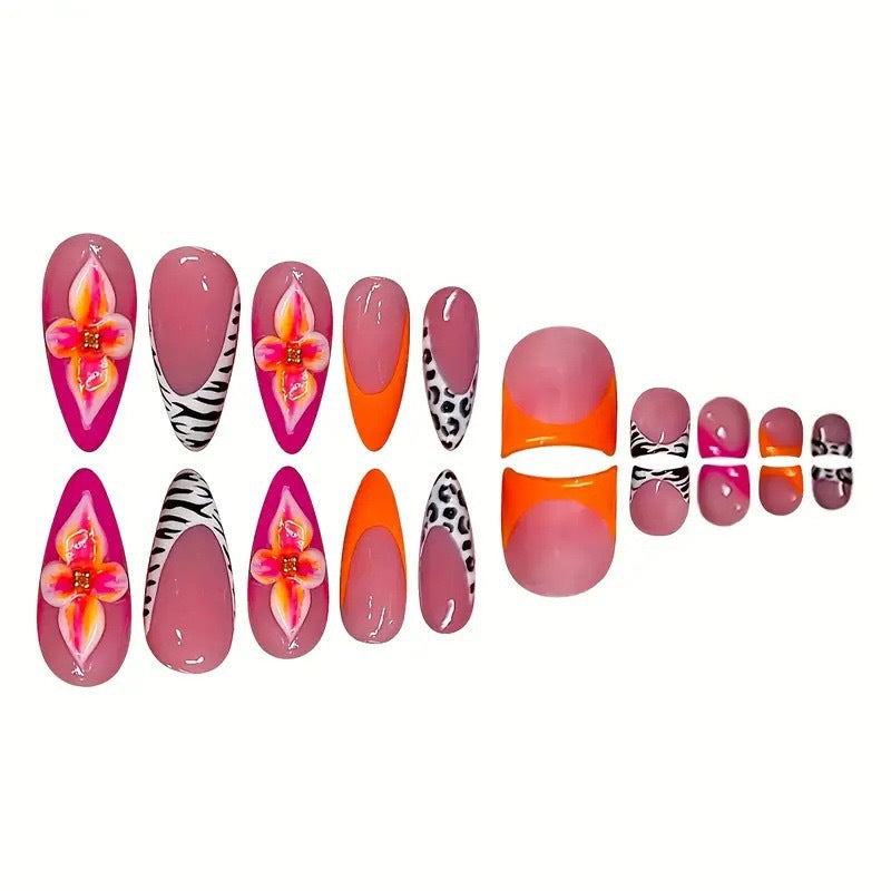 Künstlerisches Floral Nageldesign Set Brehn