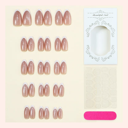 Künstliche Nagelspitzen mit Glitzer und eleganter Form Brehn