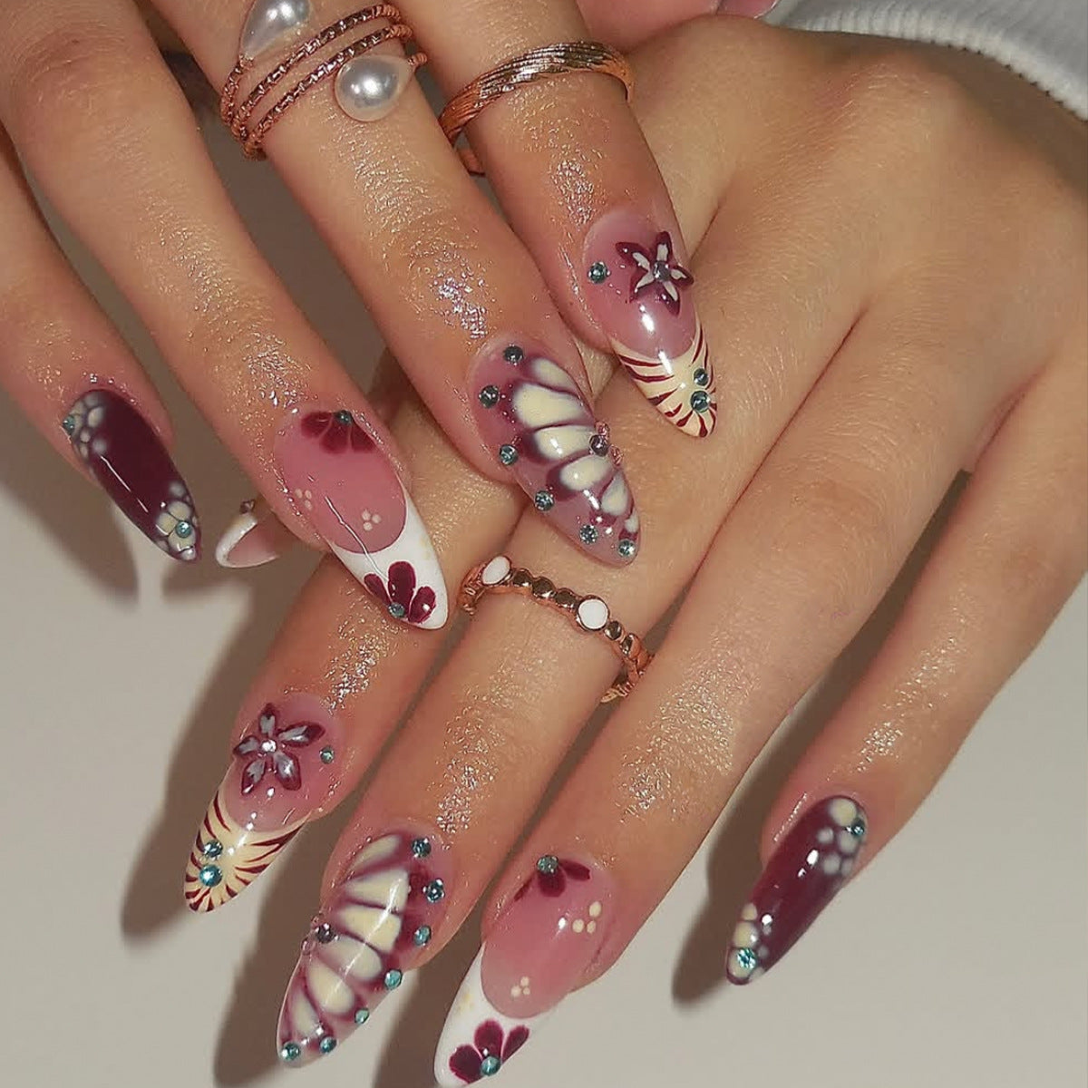 Künstlerische Florale Nagelverlängerungen Brehn