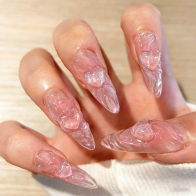 Kunstvolle Nagelspitzen mit transparentem Design Brehn