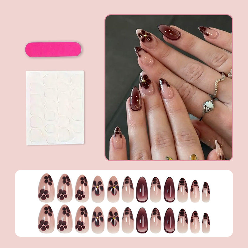 Kunstnagelset mit floralem und elegantem Design Brehn