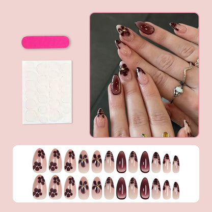 Kunstnagelset mit floralem und elegantem Design Brehn
