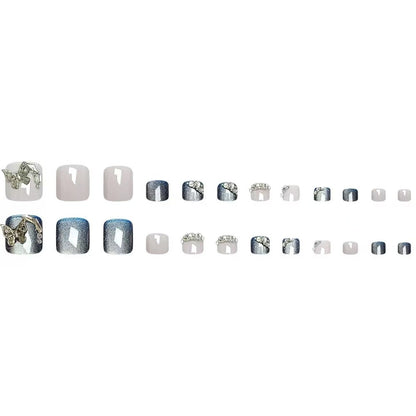 Kunstnagelset mit eleganten 3D-Verzierungen und Glitzer Akzenten Brehn
