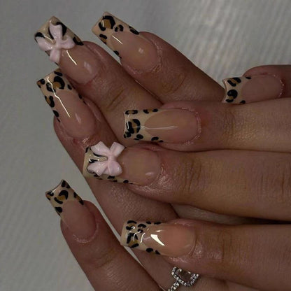 Stylische Leopardenmuster-Acryl-Nagelverlängerungen Brehn