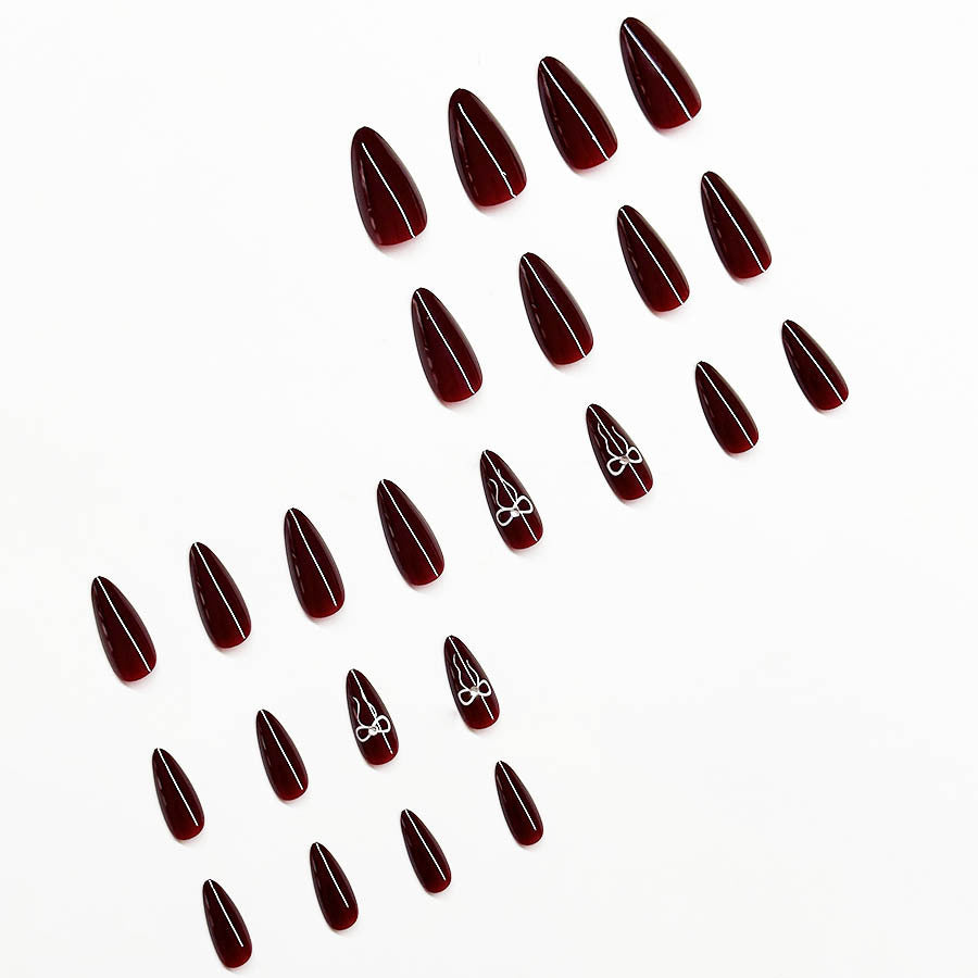 Elegante Stiletto Press-On Nagelerweiterungen Brehn