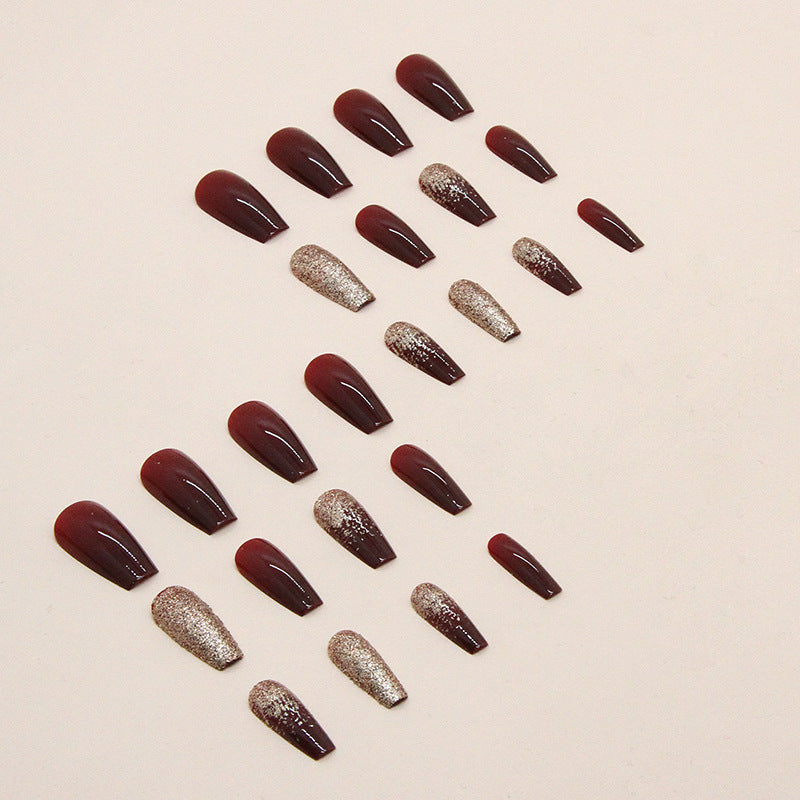 Elegantes Glitzerndes Nagelkunstdesign Brehn