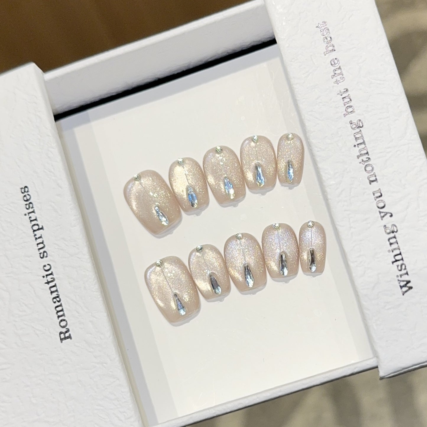 Kunstnägel mit Elegantem Glamour-Design Brehn