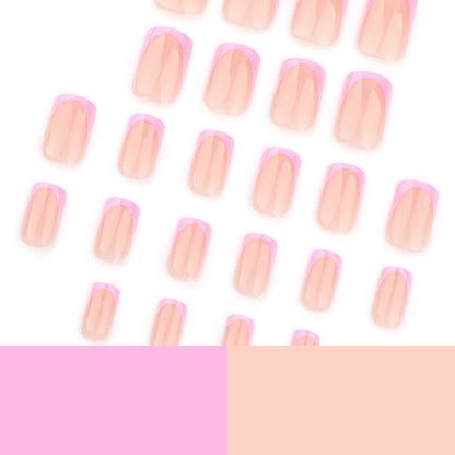 Kunstvolle Nagelkunst mit eleganten French-Tip Akzenten Brehn