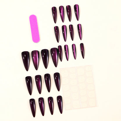 Glänzende Stiletto-Nagelverlängerungen Brehn