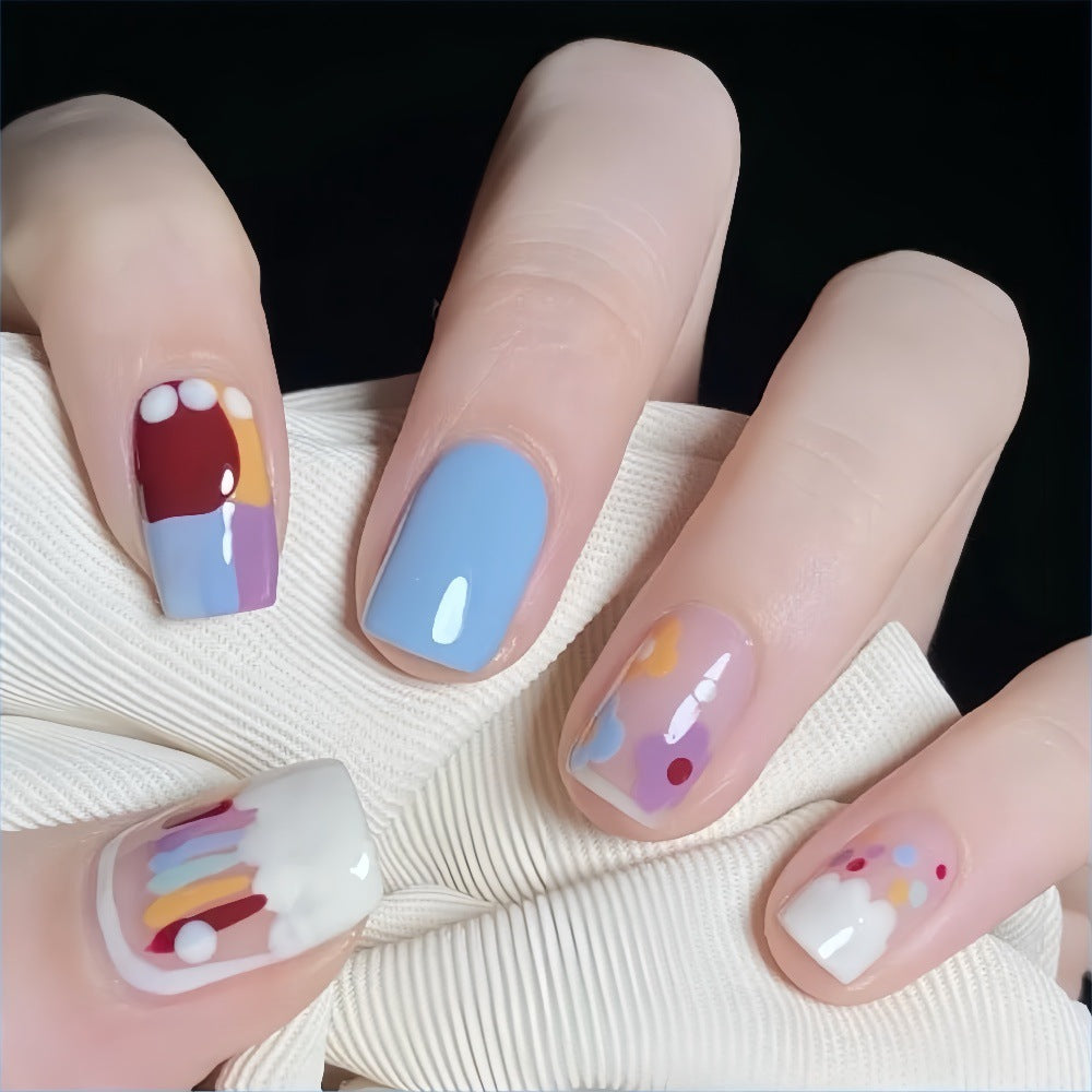 Kreatives Kunstnägel Set mit bunten Designs Brehn