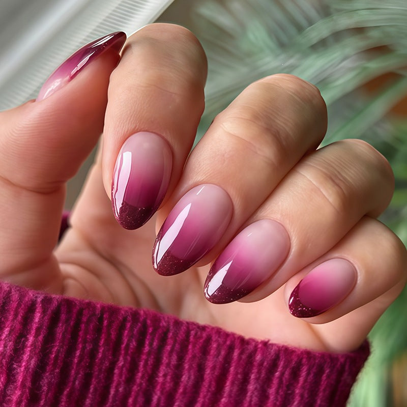 Künstliches Nagelset mit Ombre-Design und Glitter-Spitzen Brehn