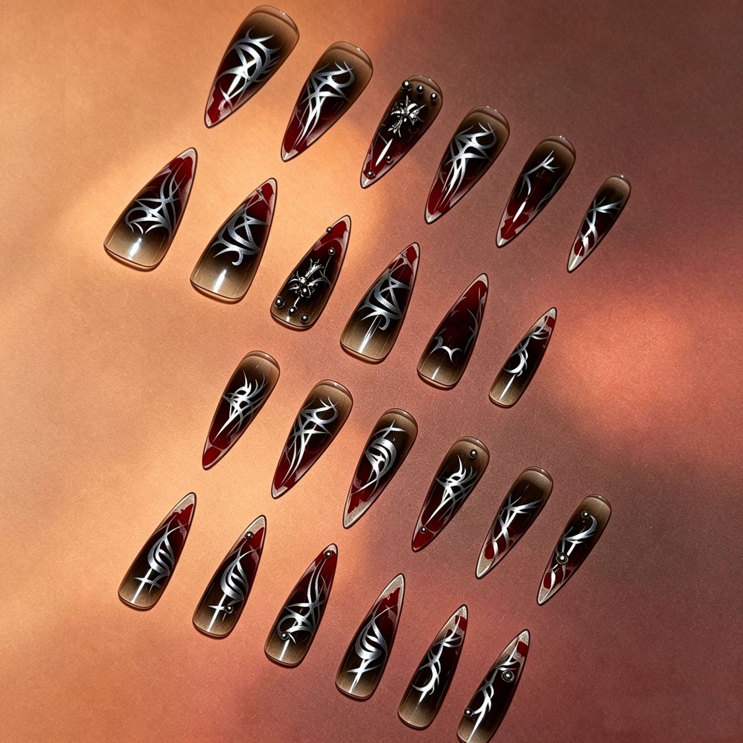 Künstlerische Gothik Press-On Nagelspitzen Brehn