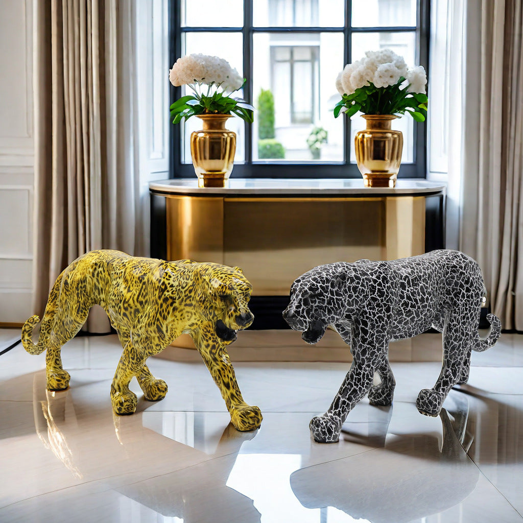 Dekorative Leopardenfigur aus Kunstharz Brehn