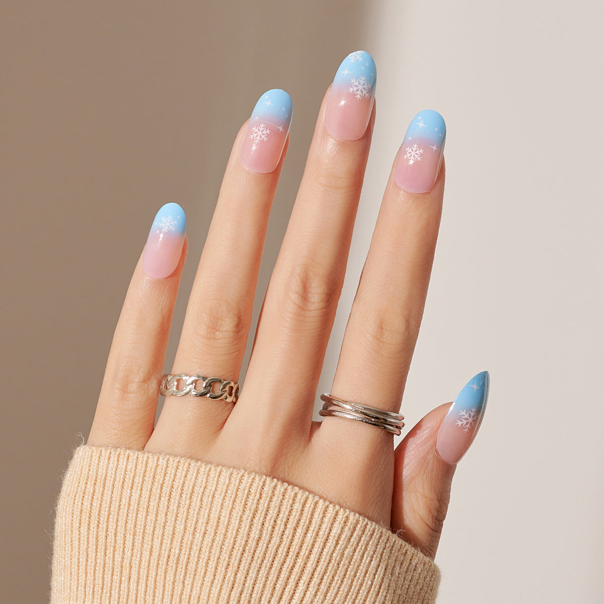 Elegante Stiletto Press-On Nagelset mit einzigartigem Design Brehn