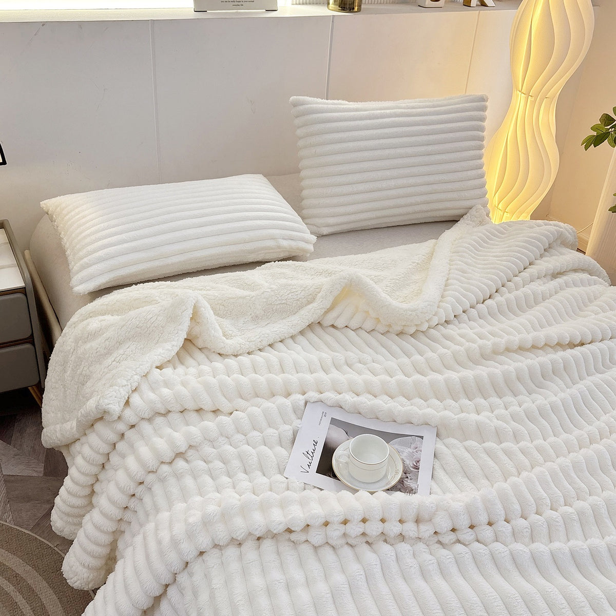 Luxuriöse Plüsch Streifen Fleece Decke