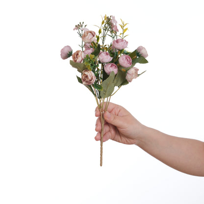 Kränze aus künstlichen Blumen