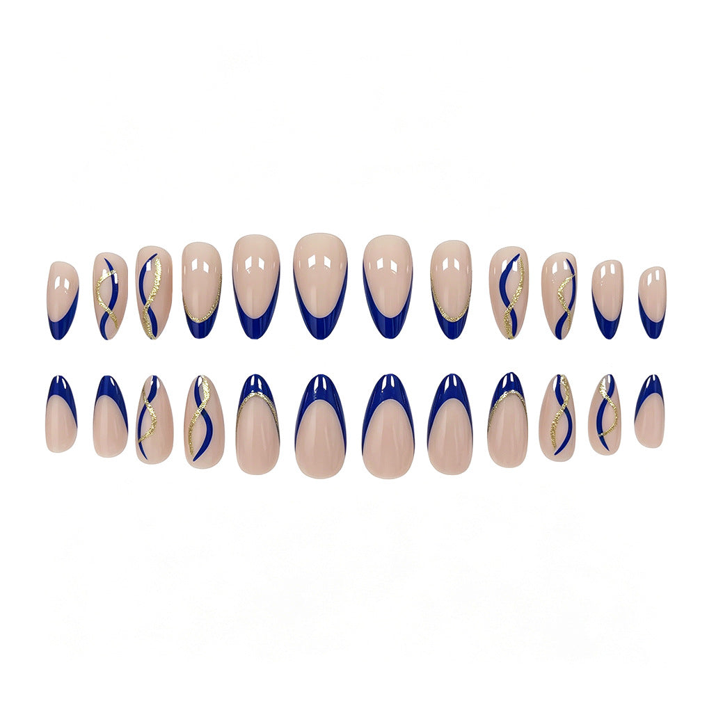 Künstlerische French Tip Nagelverstärkungen Brehn