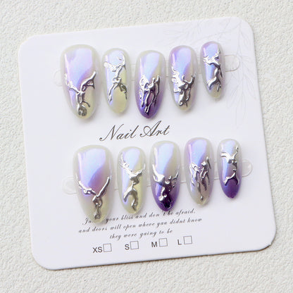Elegantes Metallic Nagelkunstset