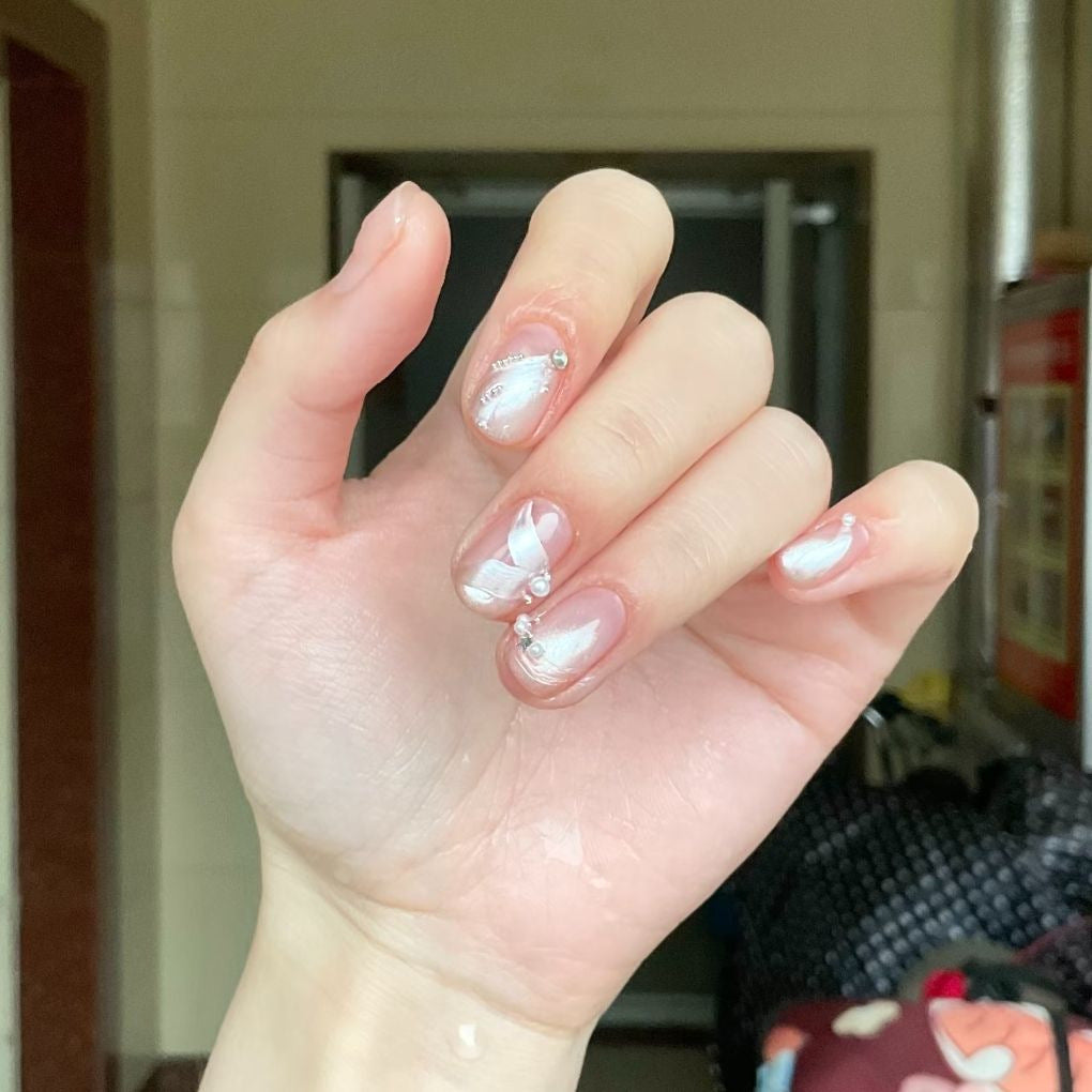 Elegante florale Nagelkunst-Verzierungen