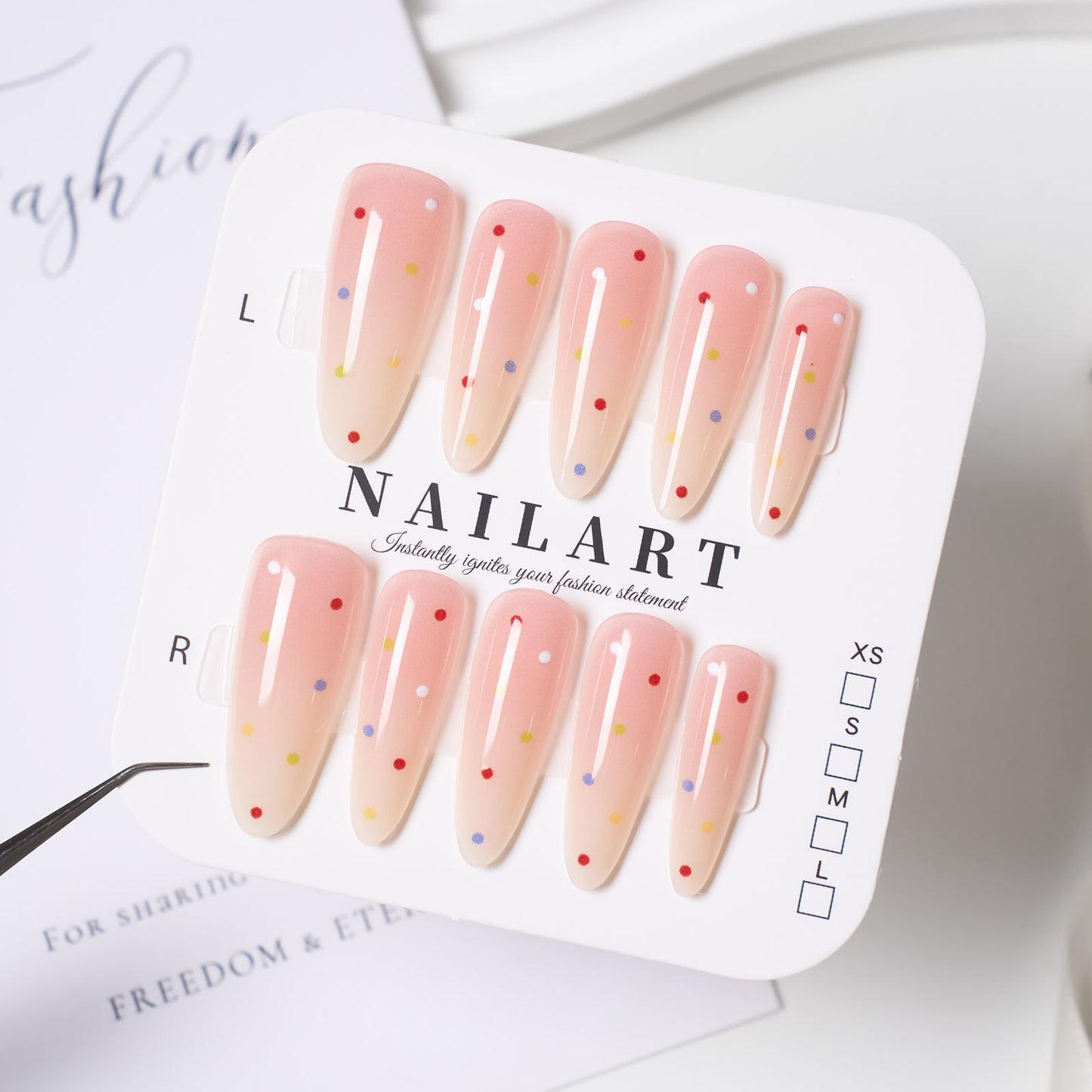 Kreatives thematisches Press-On-Nagelset Brehn