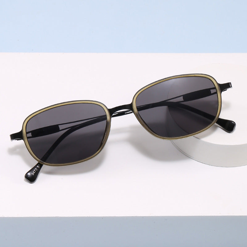 Modische Sonnenbrille mit Quadratischem Rahmen und Schmalem Metallgestell Brehn