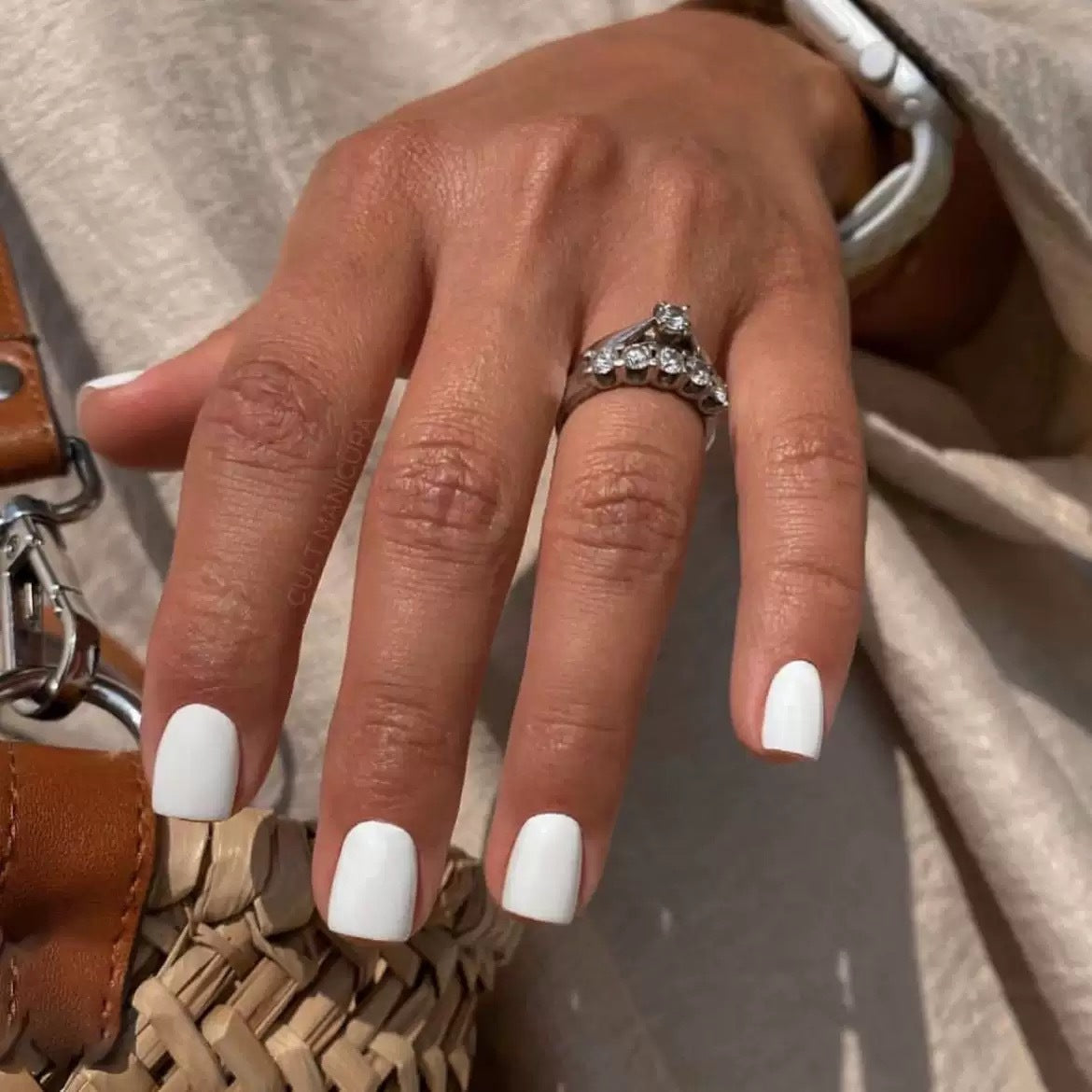 Kunstnagelset mit elegantem Hochglanz-Finish und pflegeleichter Oberfläche Brehn