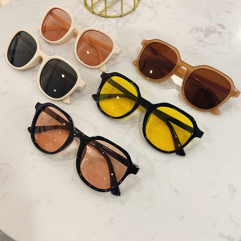 Modische Oversized Sonnenbrille mit Eckigem Rahmen Brehn
