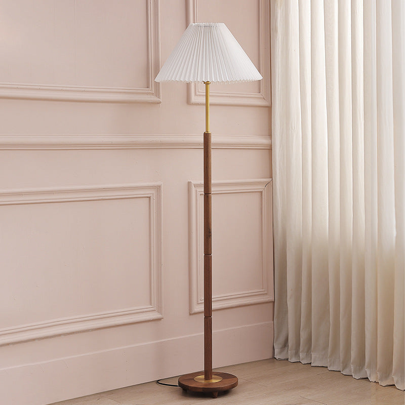 Zeitgenössische Stehlampe mit plissiertem Schirm