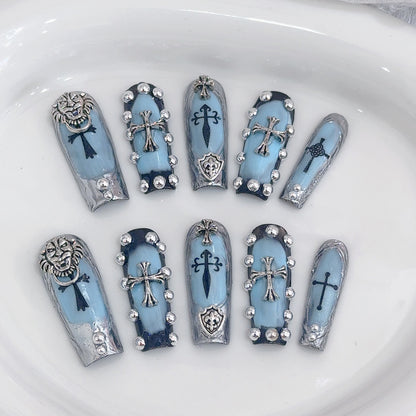 Dekoratives 3D Press-On Nail Set mit Gothic-Elementen