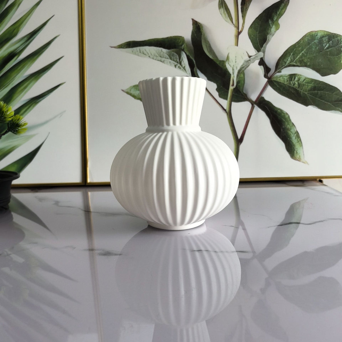Elegante gerippte Keramikvase Brehn