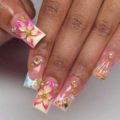 Luxuriöse florale Acryl-Nagelkunstverlängerungen Brehn