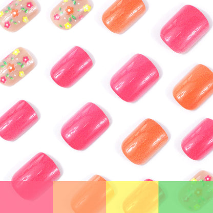Trendiges Floral-Nagelkunst-Design Brehn