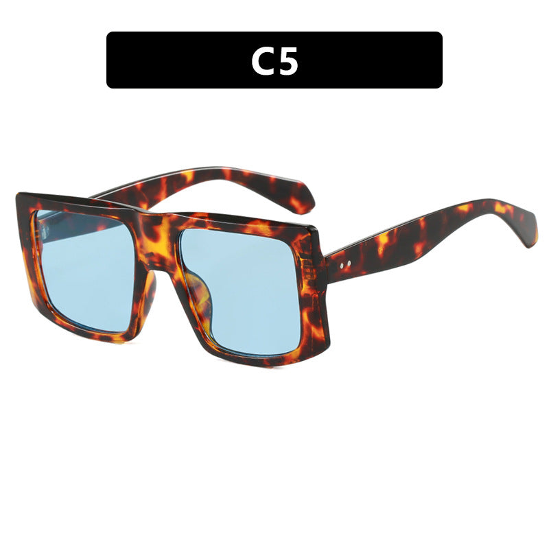 Damen quadratische Sonnenbrille mit robustem Kunststoffrahmen und schützendem UV-Filter Brehn