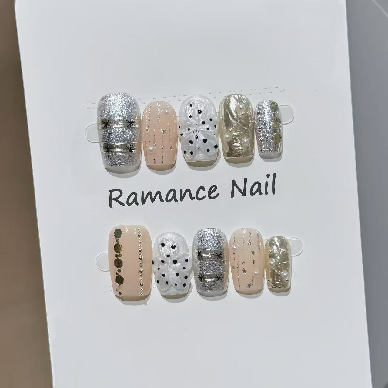 Stick-On Nail Art Brehn