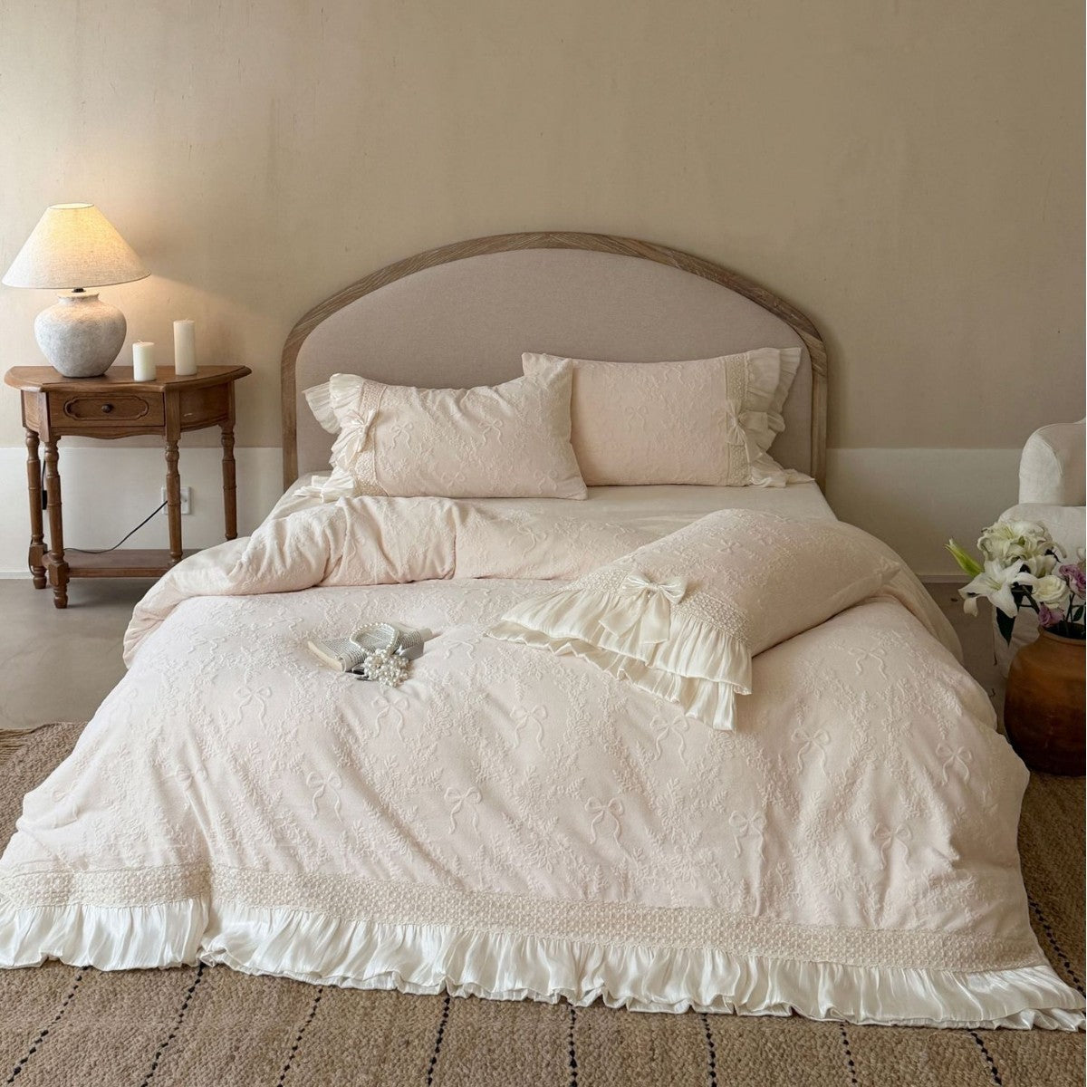 Bettwäsche-Set mit gesteppter Jacquard-Struktur und Plissee-Rüsche